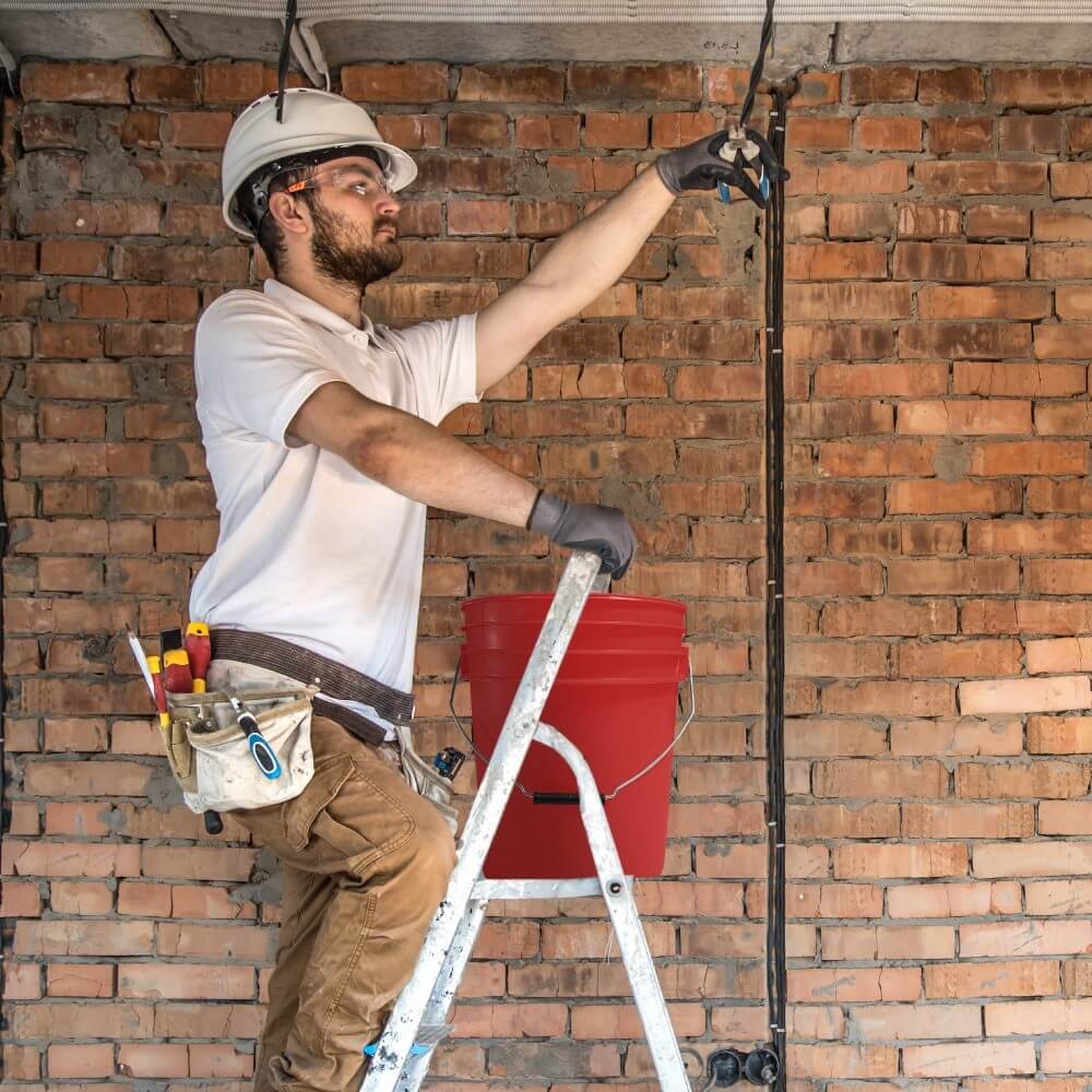 Cubeta de Plástico Roja de Reproceso sin Tapa con Asa Metálica - Miniatura 7