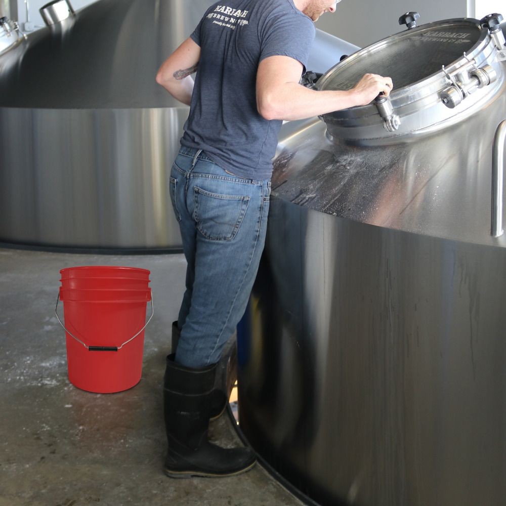 Cubeta de Plástico Roja de Reproceso sin Tapa con Asa Metálica - Miniatura 11